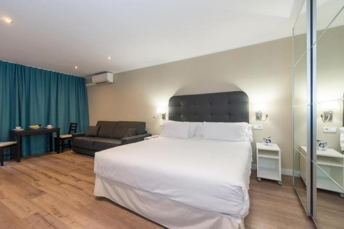 Senator Barcelona Apartments Стая снимка